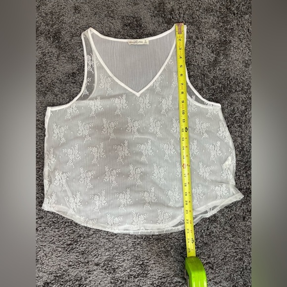 Abercrombie & Fitch sheer lace floral Tank top women’s size M - Picture 16 of 17